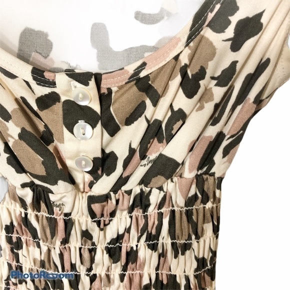 Trina Turk 100% Silk Print Top Sz P - Picture 2 of 8